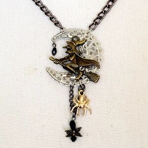 #524 Nostalgic Witch Pendant Necklace